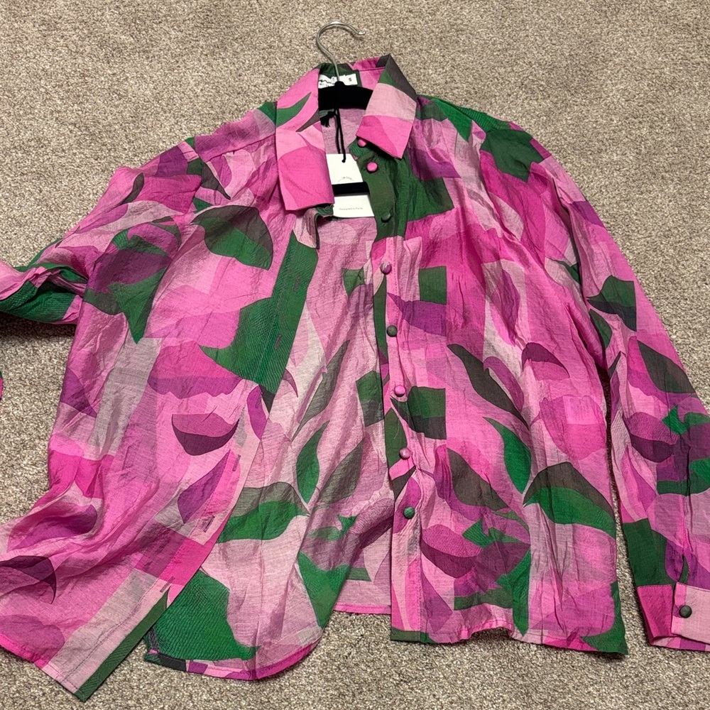 Mi Men’s Casual Button-Down Shirt in Pink & Green